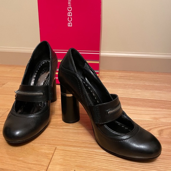 BCBGirls Shoes - BCBGirls Leather Lotun Heals 7.5M